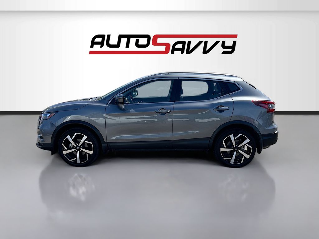 Used 2022 Gray Nissan SL image 4