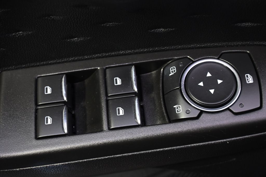 Used 2020 Black Ford SEL image 22