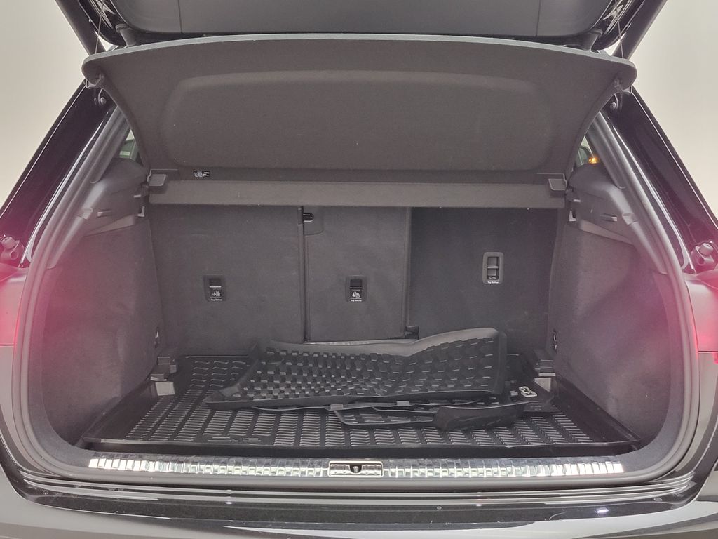 Thumbnail: 2022 Audi Q3 - 10