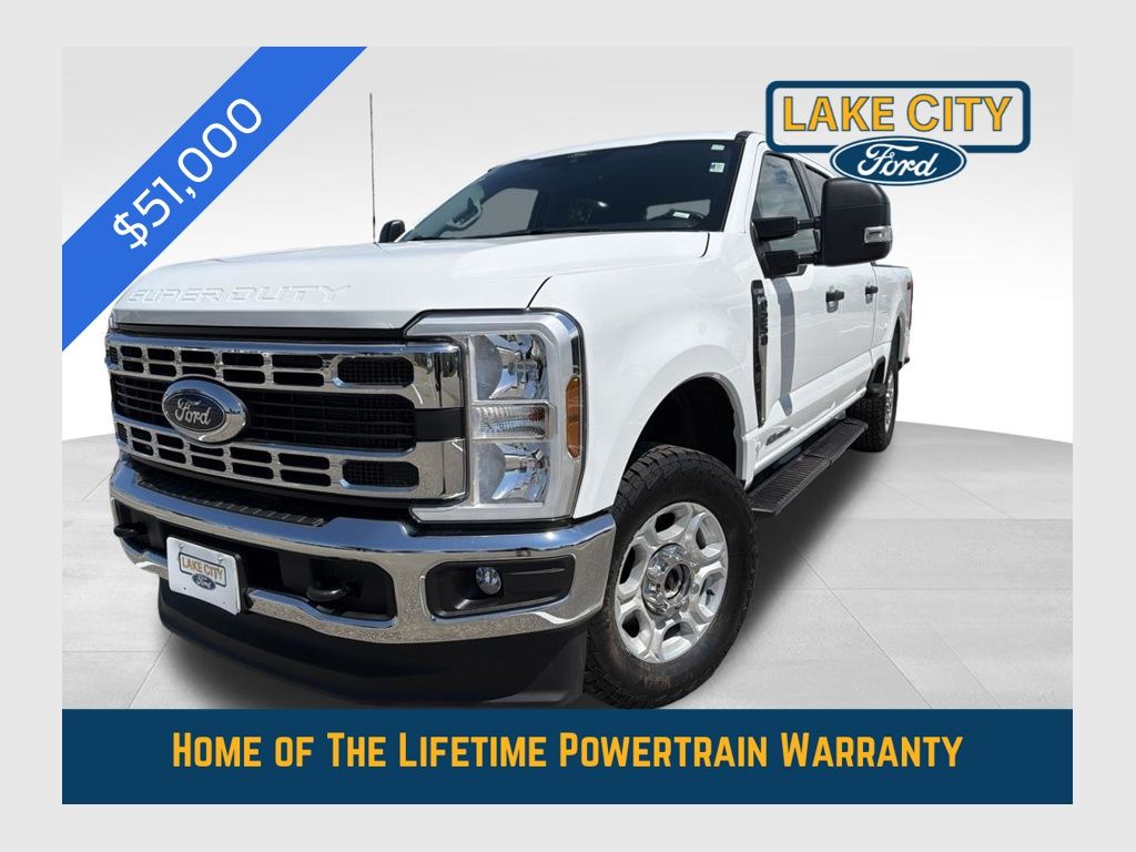 Oxford White 2025 Ford F-250 Super Duty Pickup Truck Four-Wheel Drive Automatic