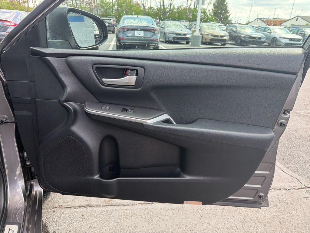 Thumbnail: 2016 Toyota Camry - 25