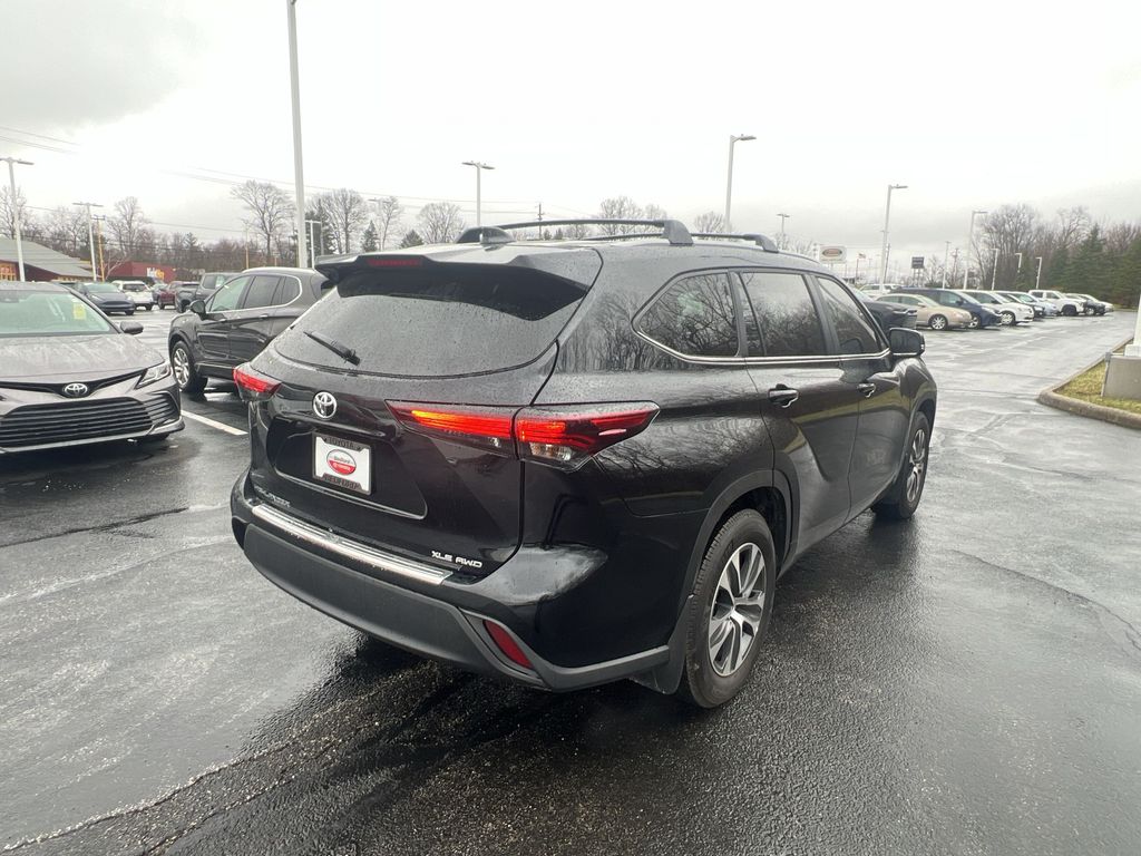 2024 Toyota Highlander XLE 3