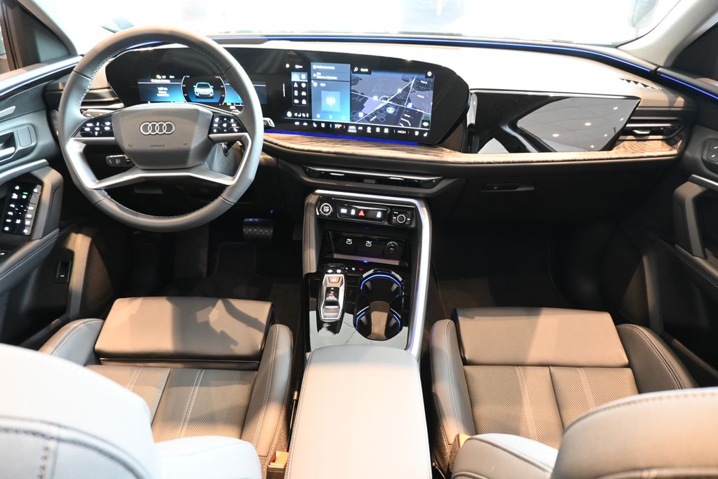 Thumbnail: 2025 Audi Q5 - 4