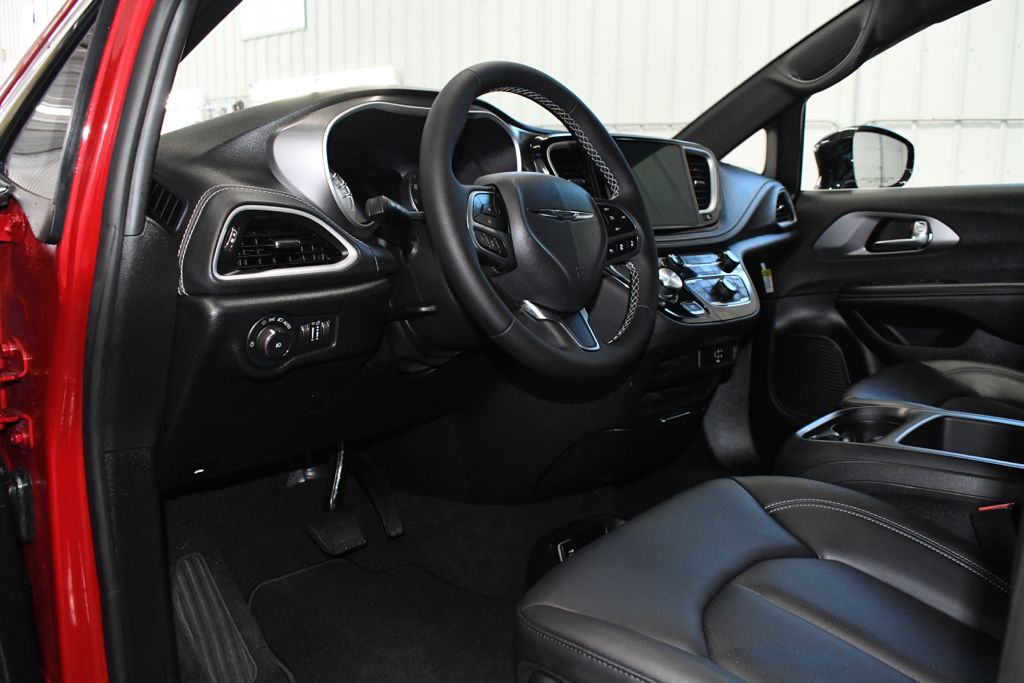 Used 2026 Red Chrysler Select image 20