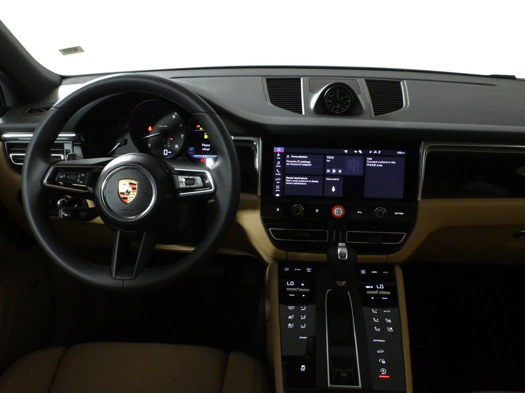 Thumbnail: 2025 Porsche Macan - 18