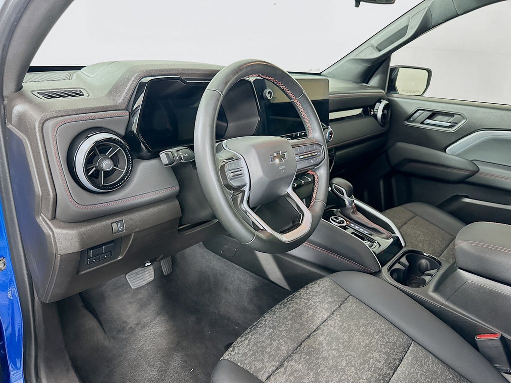 Thumbnail: 2023 Chevrolet Colorado - 9