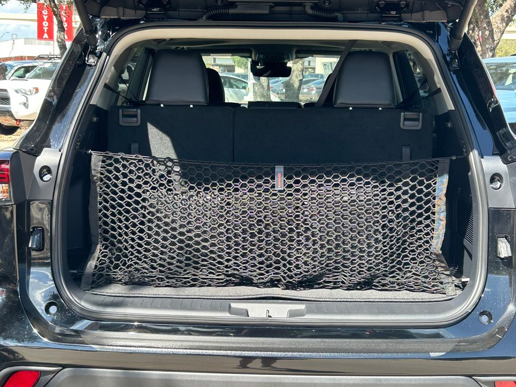 New 2026 Toyota Highlander Hybrid SUV