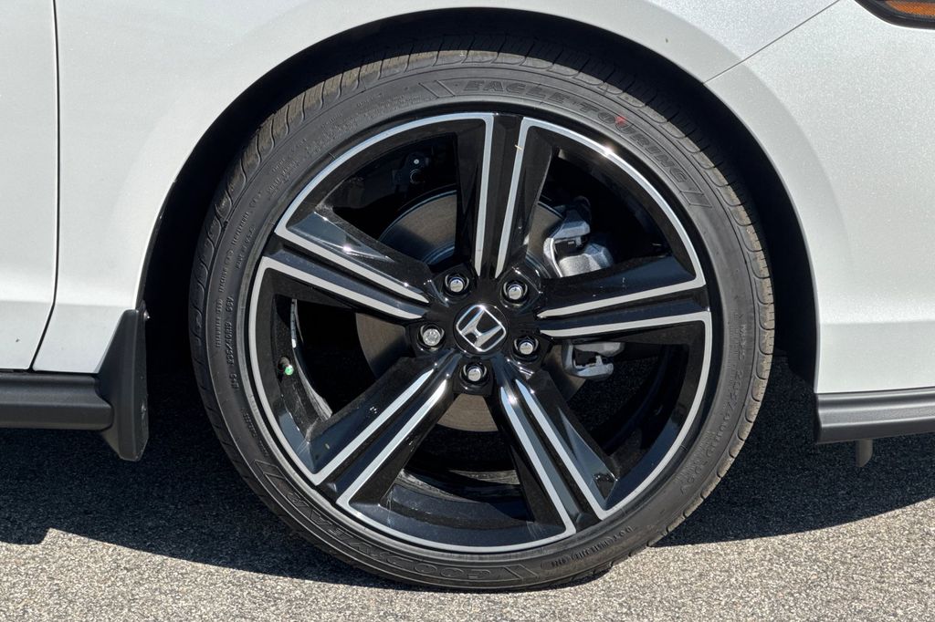 New 2026 Platinum White Pearl Honda SE image 32