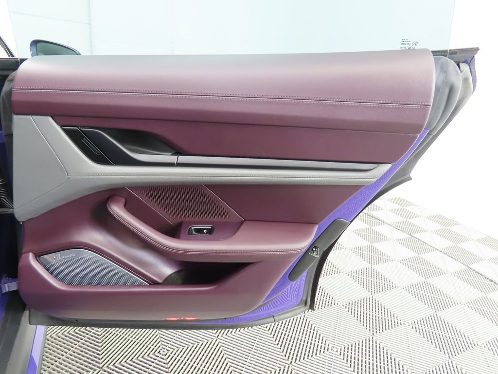 Thumbnail: 2022 Porsche Taycan - 27