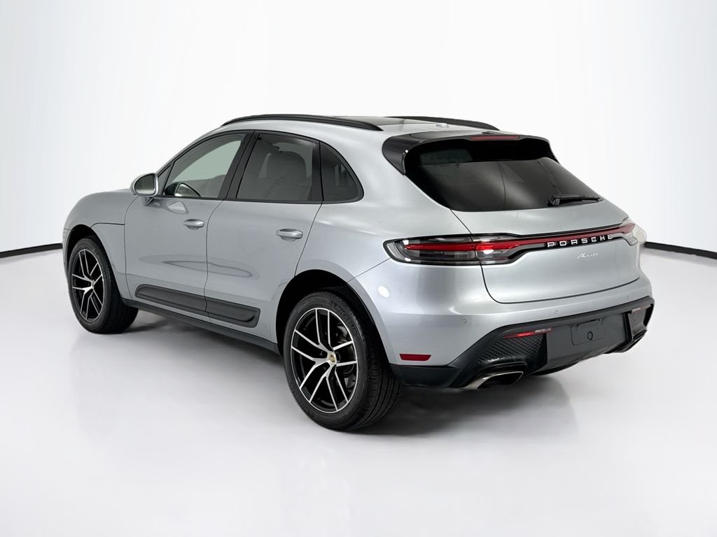 Thumbnail: 2025 Porsche Macan - 3