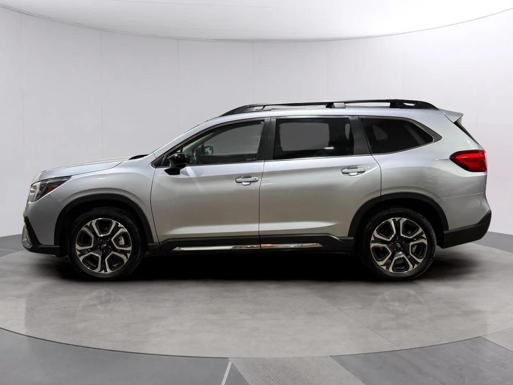 Used 2024 Ice Silver Metallic Subaru Limited image 6