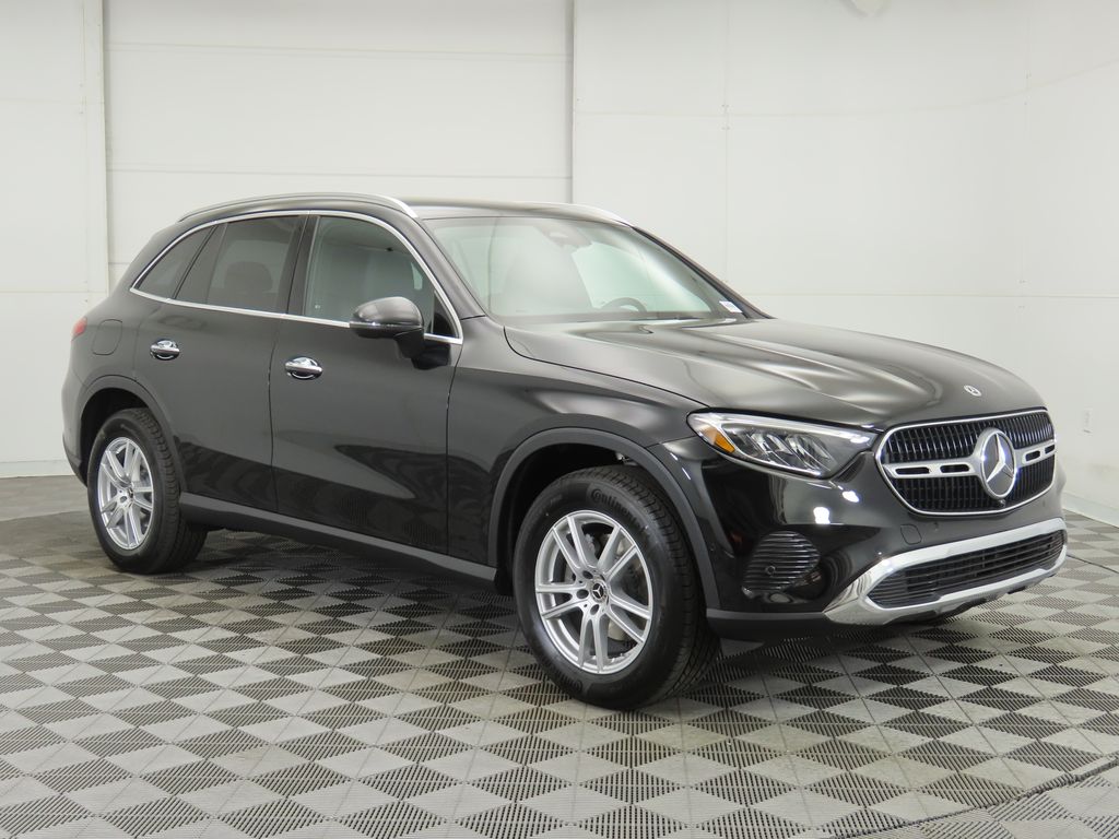 2025 Mercedes-Benz GLC 300 3