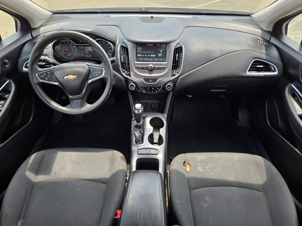 2018 Chevrolet Cruze LT - 9