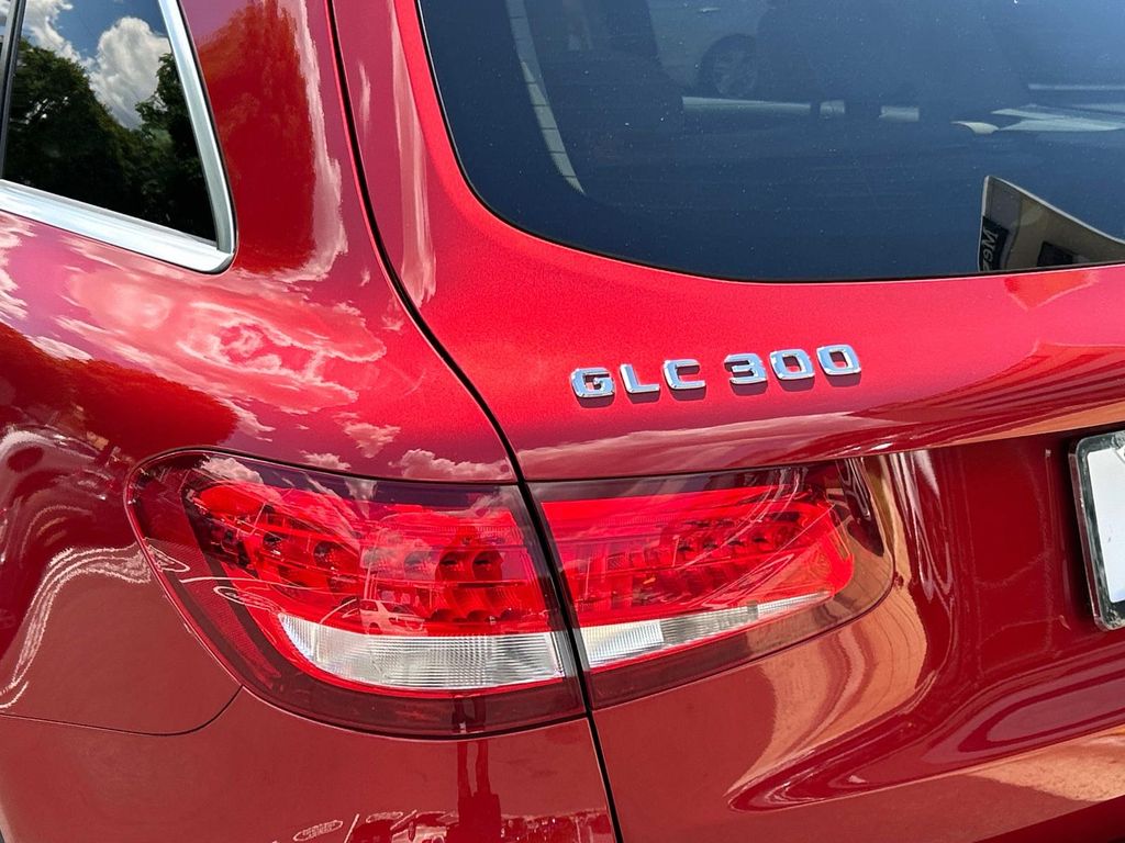 Thumbnail: 2016 Mercedes-Benz GLC - 10