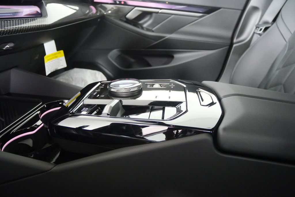 Thumbnail: 2026 BMW i5 - 21