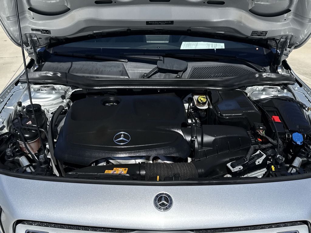 Thumbnail: 2019 Mercedes-Benz GLA - 17