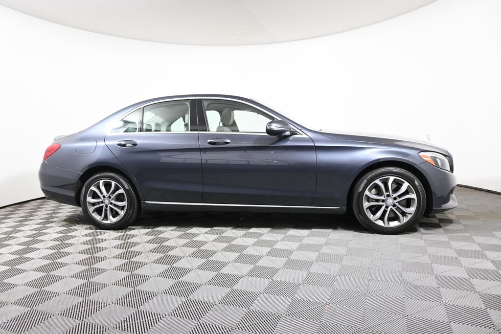Thumbnail: 2016 Mercedes-Benz C-Class - 8