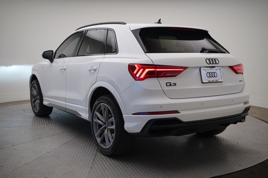 Thumbnail: 2024 Audi Q3 - 3