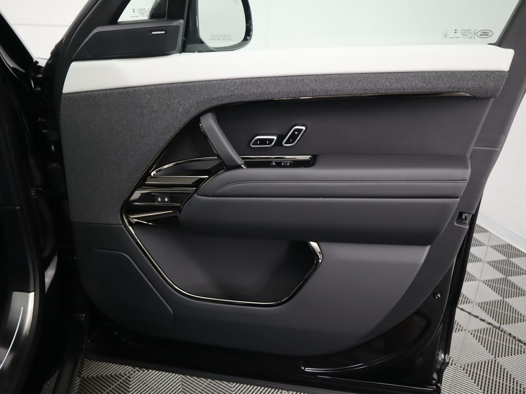 Thumbnail: 2025 Land Rover Range Rover Sport - 26