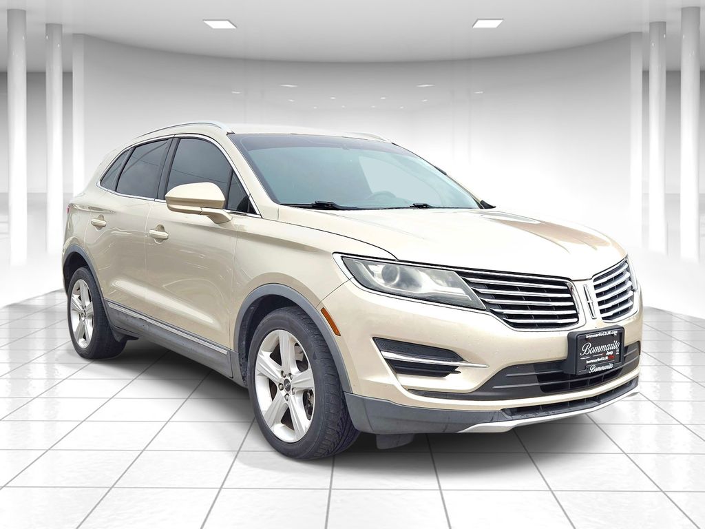 White Gold Metallic 2017 Lincoln MKC Premiere FWD SUV / Crossover Front-Wheel Drive 6-Speed Automatic