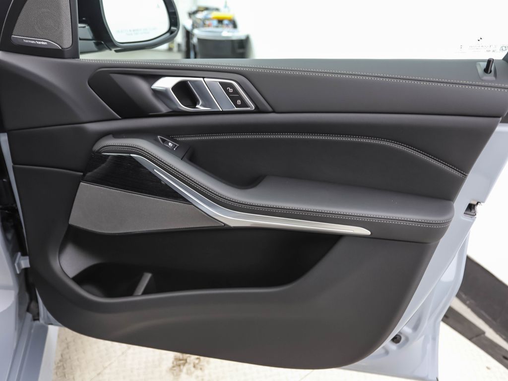Thumbnail: 2026 BMW X5 - 30