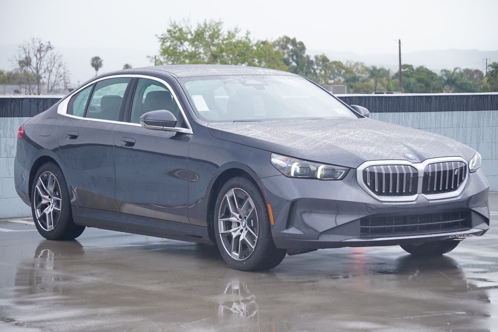 Thumbnail: 2026 BMW i5 - 3