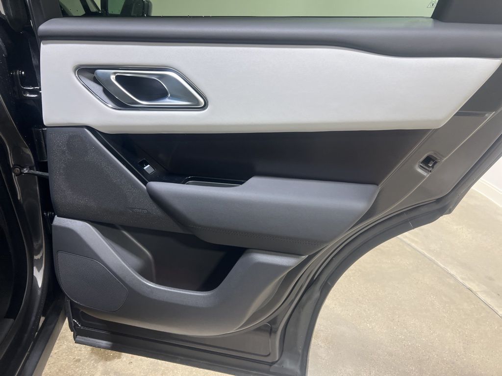 Certified Used 2026  Land Rover Dynamic SE image 26