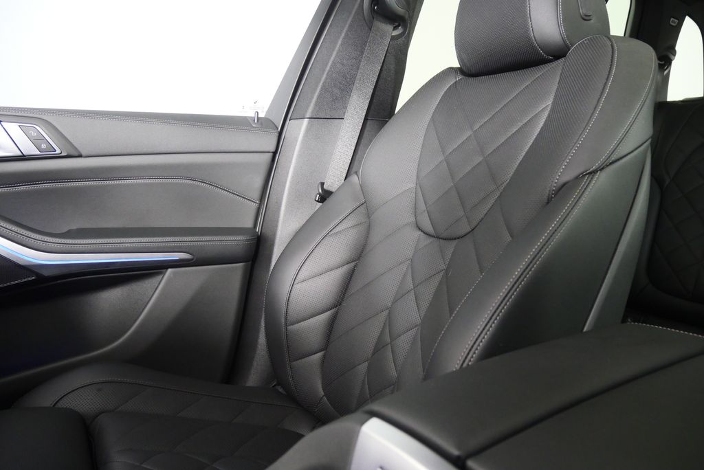 Thumbnail: 2023 BMW X5 - 25