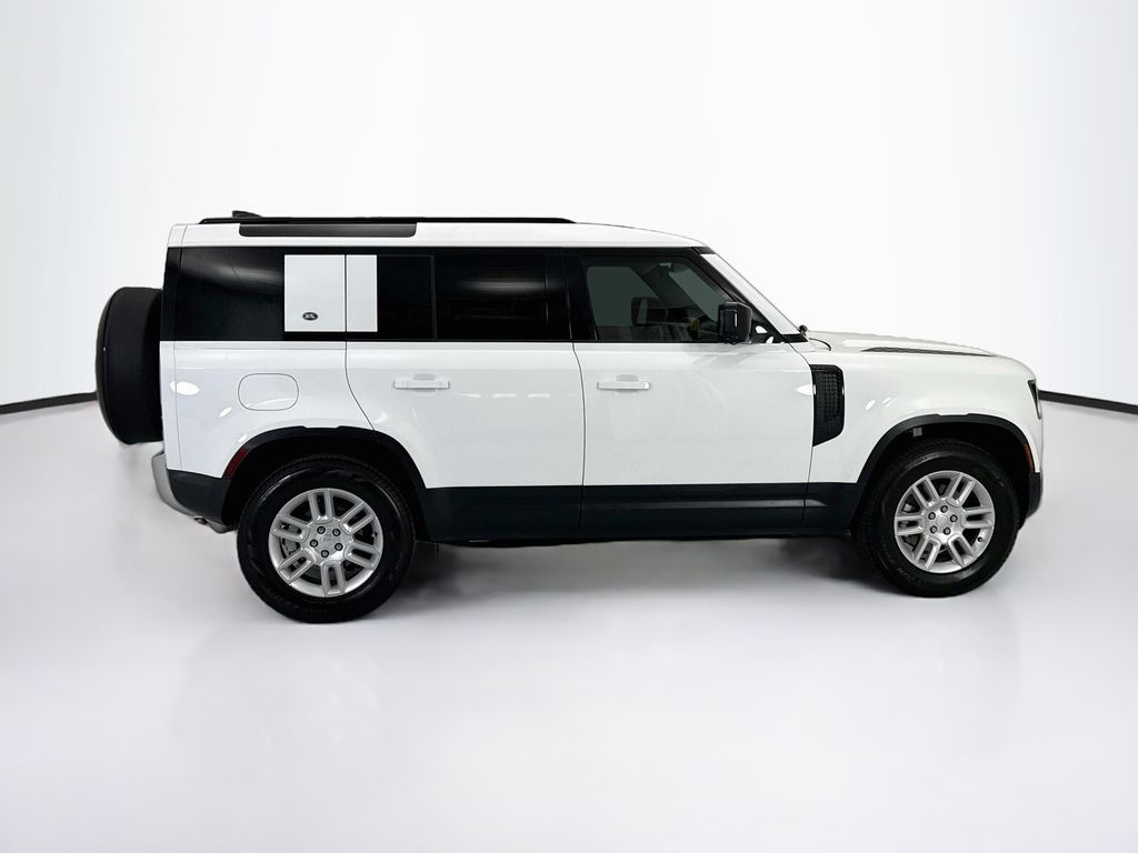 Thumbnail: 2023 Land Rover Defender - 4