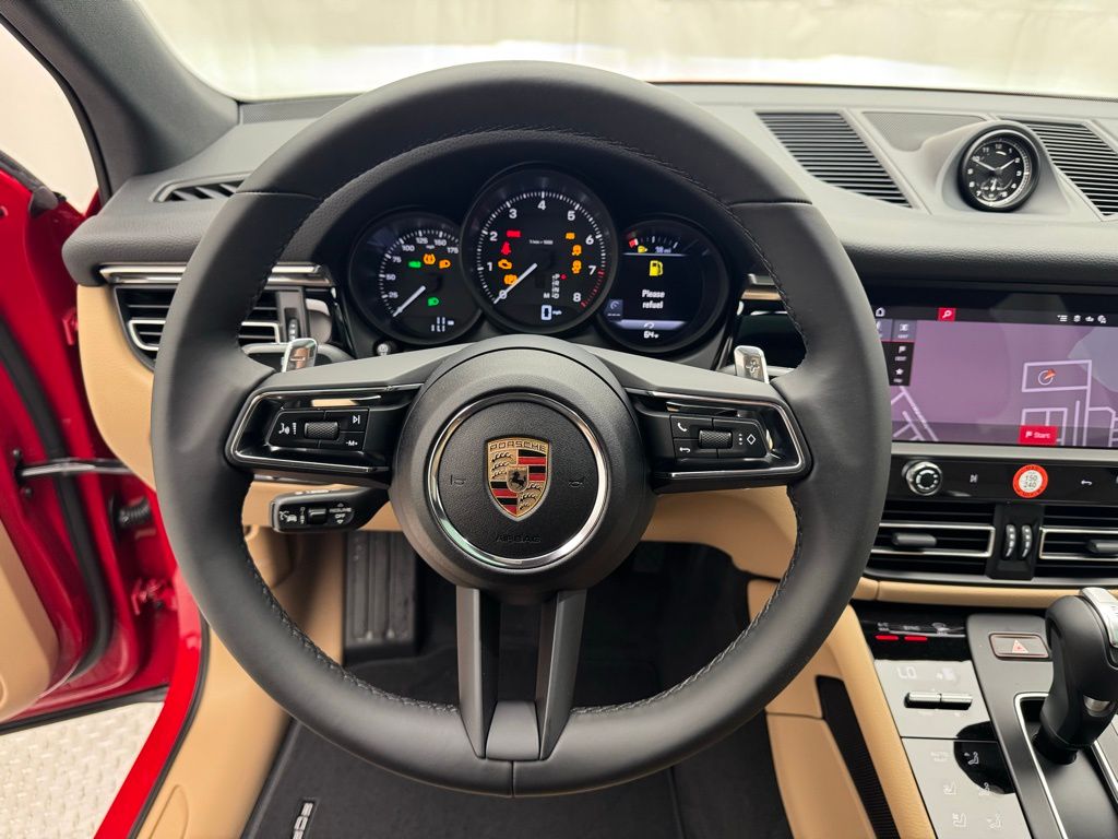 Thumbnail: 2025 Porsche Macan - 4