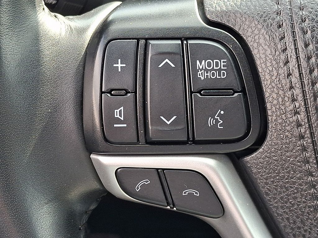 2019 Toyota Highlander Limited Black at Subaru and VW of Moon Township