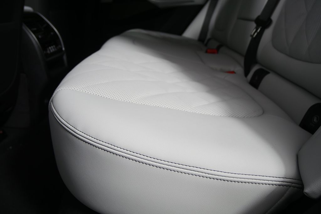 Thumbnail: 2026 BMW X5 - 14