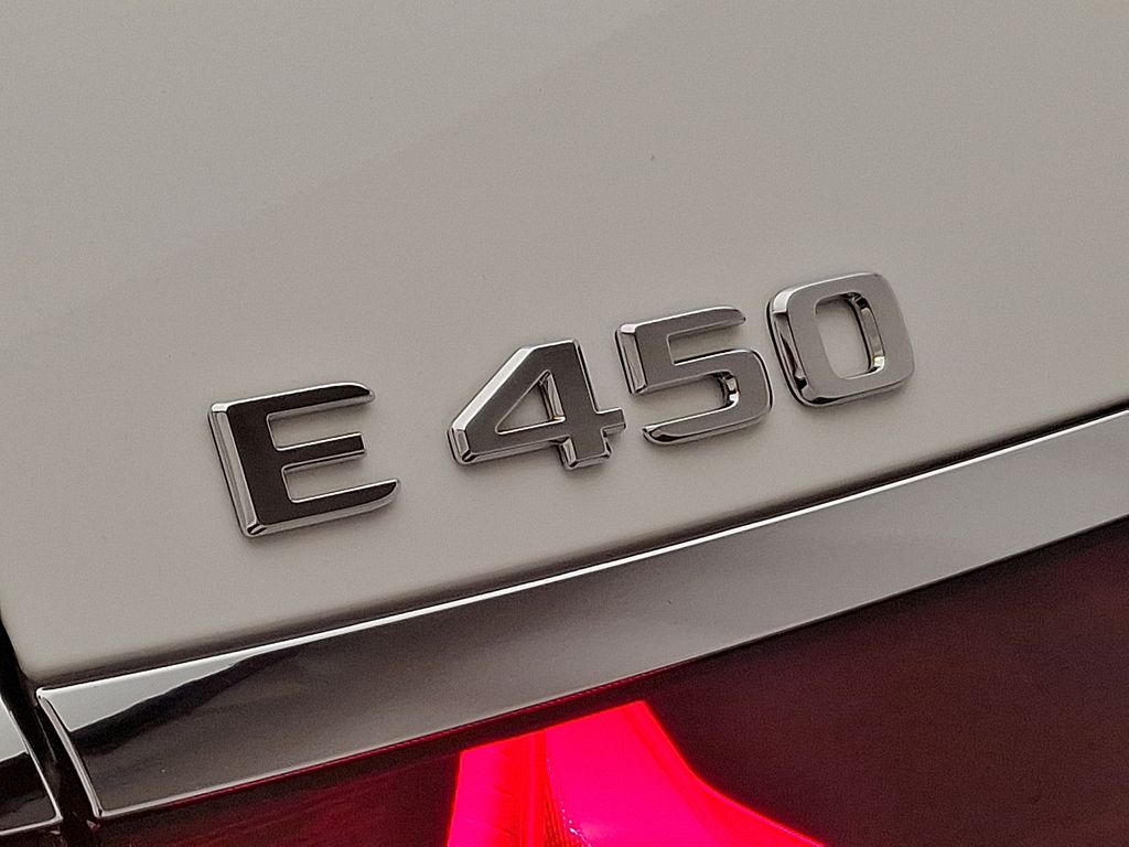 Thumbnail: 2025 Mercedes-Benz E-Class - 32