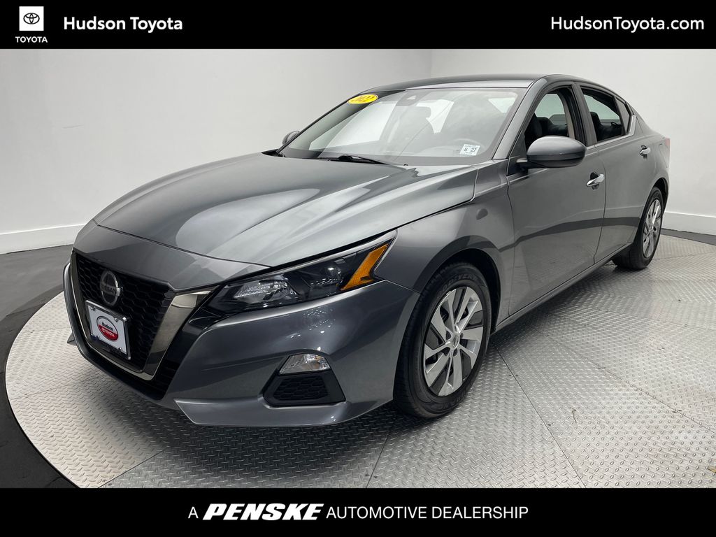 Thumbnail: 2022 Nissan Altima - 1