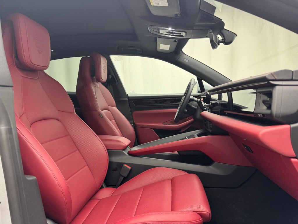 Thumbnail: 2025 Porsche Macan - 21