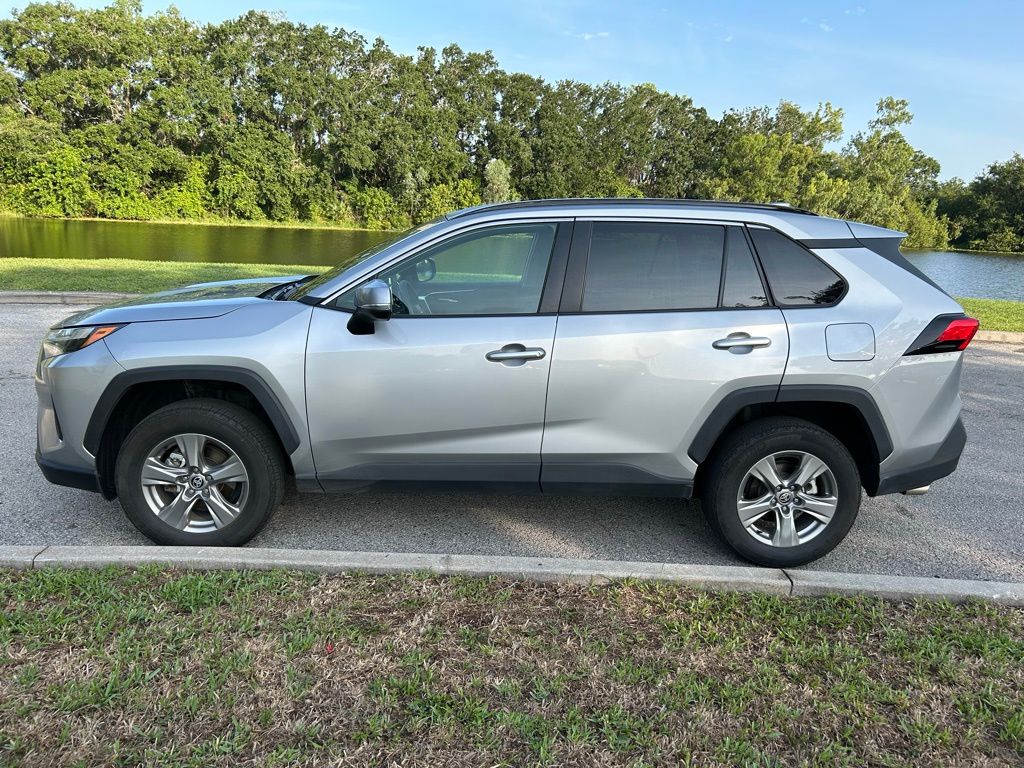 2024 Toyota RAV4 XLE 2