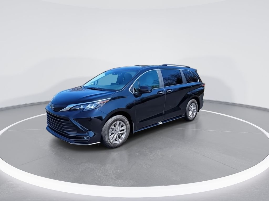2025 Toyota Sienna XLE 4