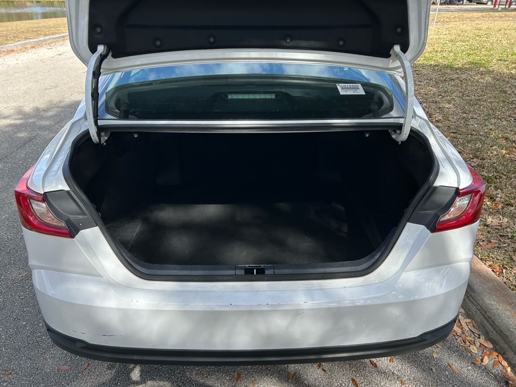 Thumbnail: 2025 Toyota Camry - 10