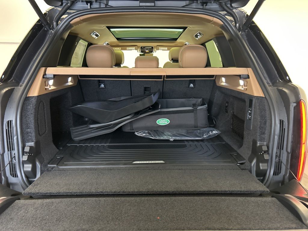 Thumbnail: 2026 Land Rover Range Rover - 28