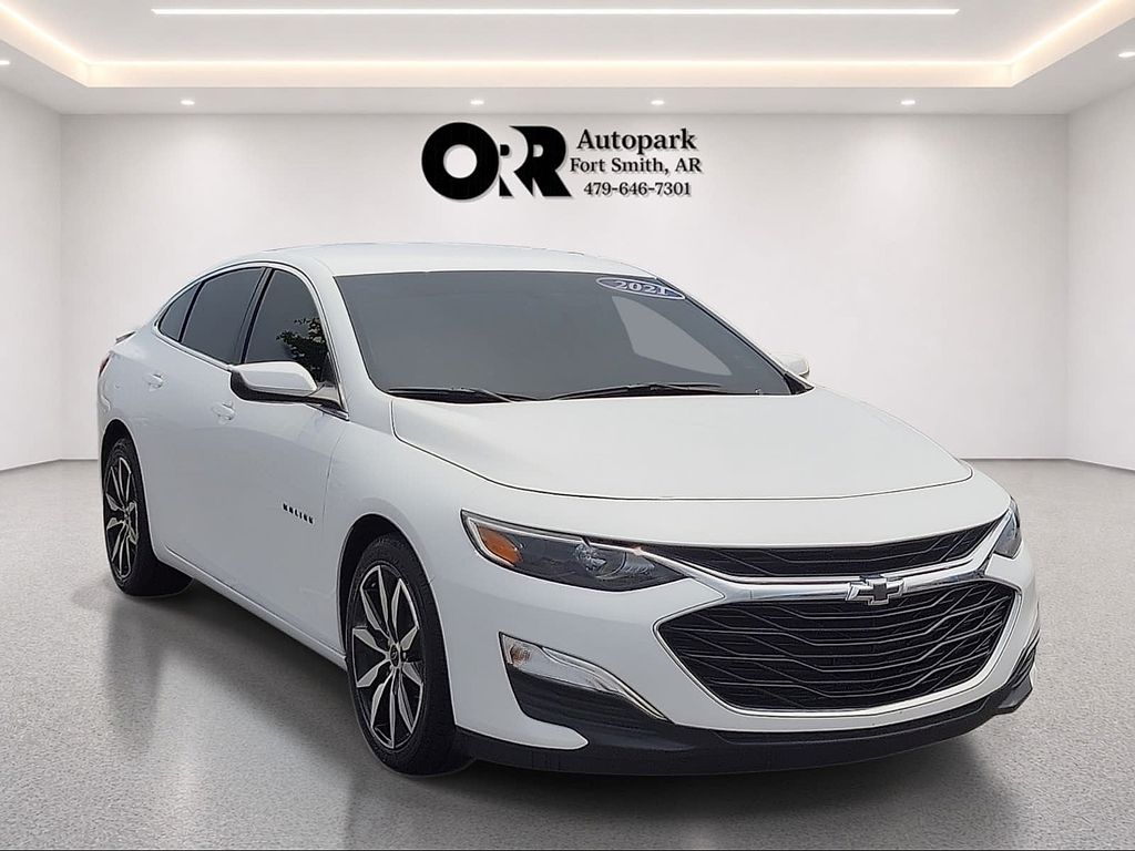 Summit White 2021 Chevrolet Malibu Sedan Front-Wheel Drive Continuously Variable Transmission