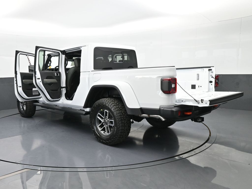New 2026 bright white clearcoat Jeep Mojave image 72