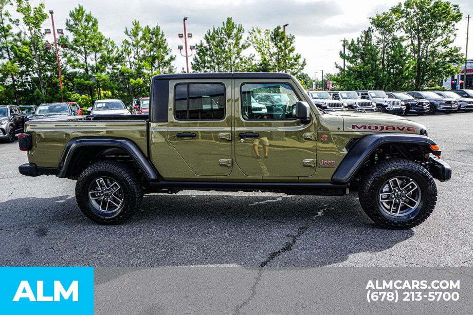 Used 2026 Green Jeep Mojave image 8