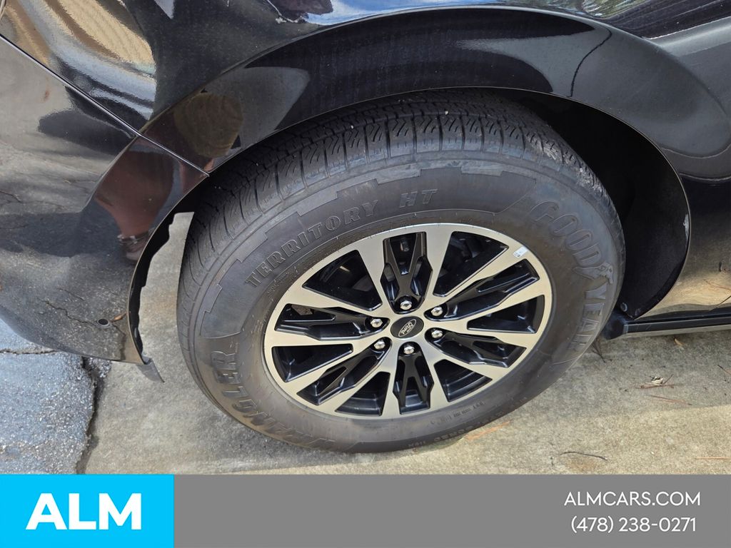 Used 2025 Black Ford Platinum image 29