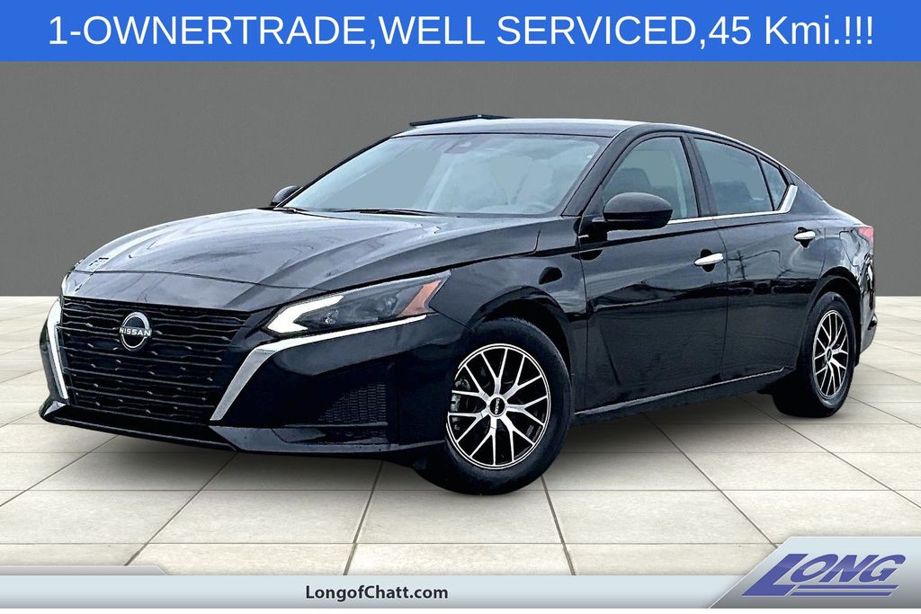 Super Black Clearcoat 2024 Nissan Altima Sedan Front-Wheel Drive Continuously Variable Transmission