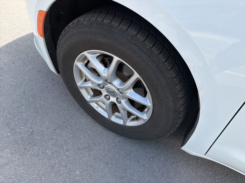 2023 Chrysler Voyager