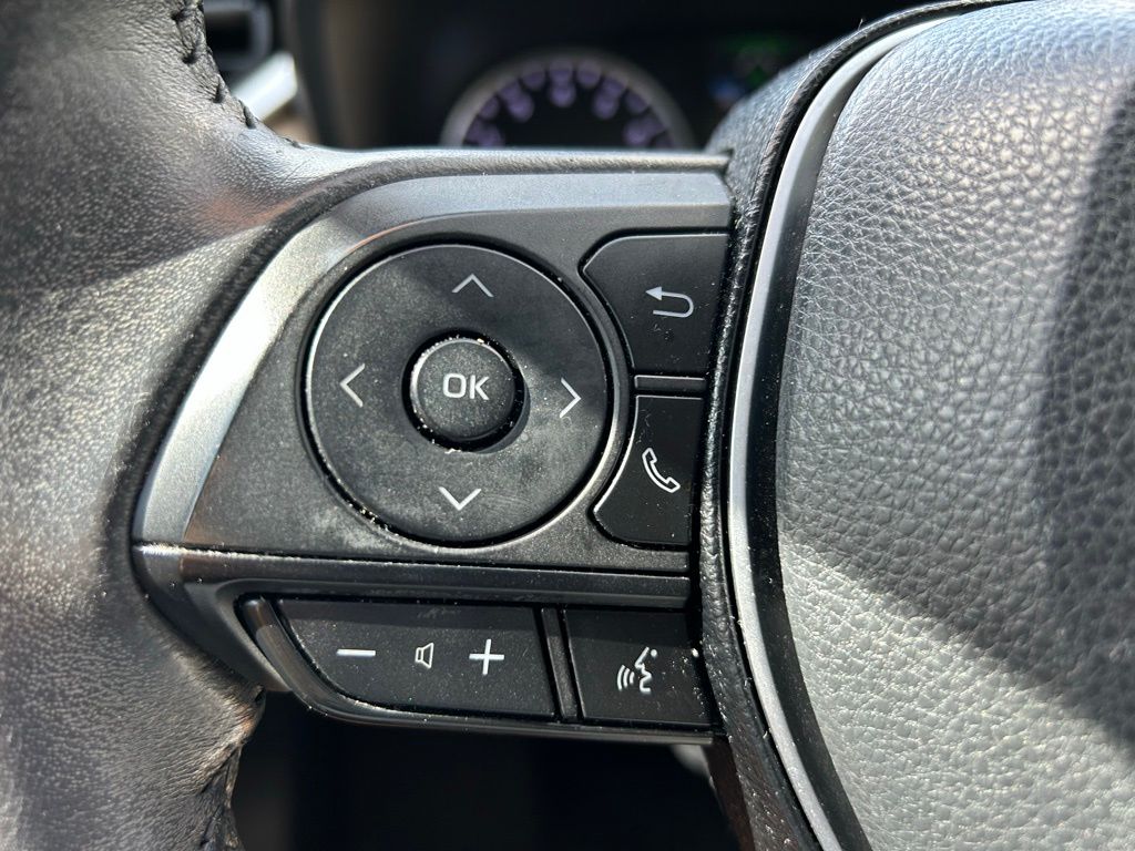 2021 Toyota RAV4 XLE Premium 26