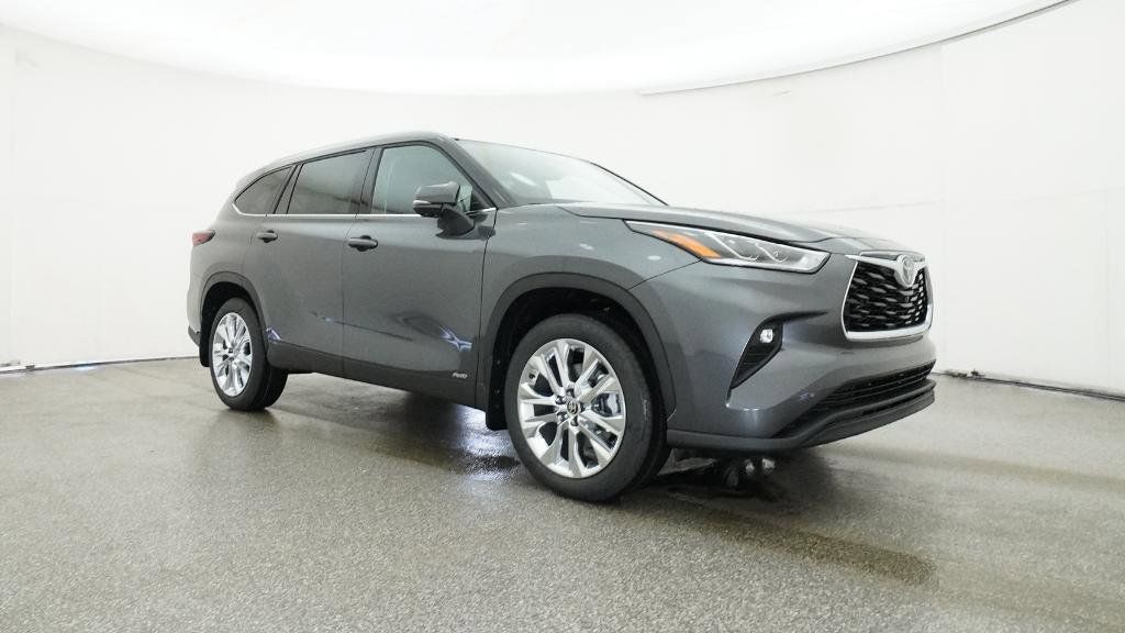 Thumbnail: 2025 Toyota Highlander - 3