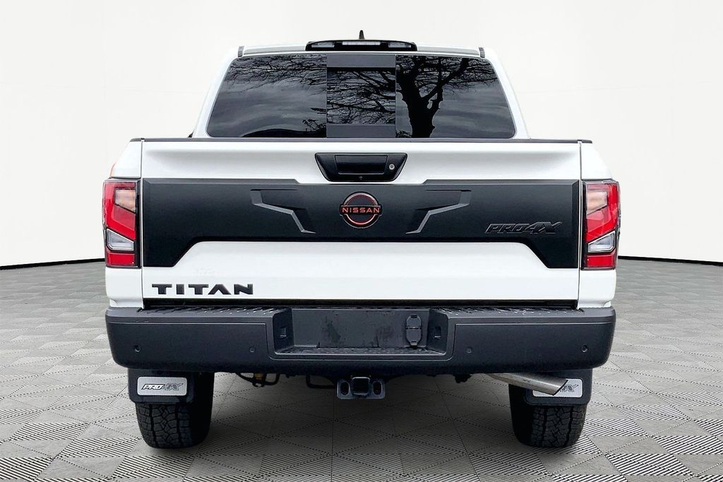 2024 Nissan Titan PRO-4X - Photo 6