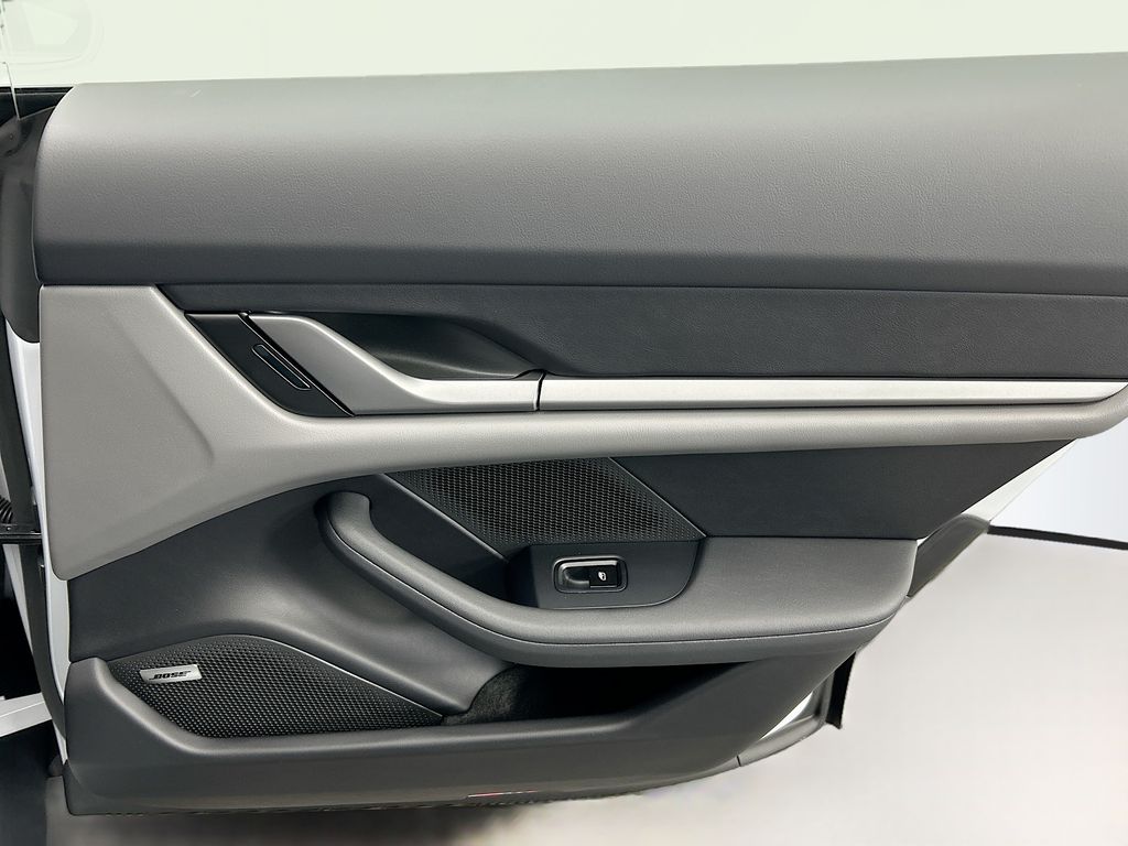 Thumbnail: 2026 Porsche Taycan - 28