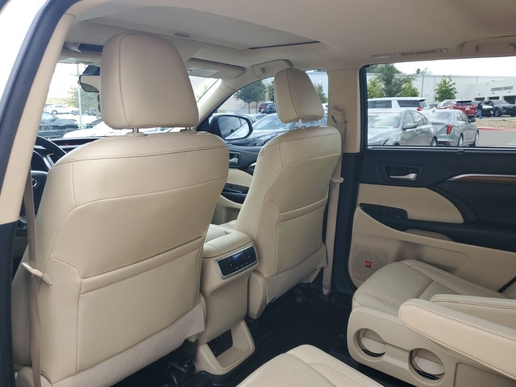 Used Car 2017 Toyota Highlander  Limited For Sale Under $25,000 In Austin, Texas